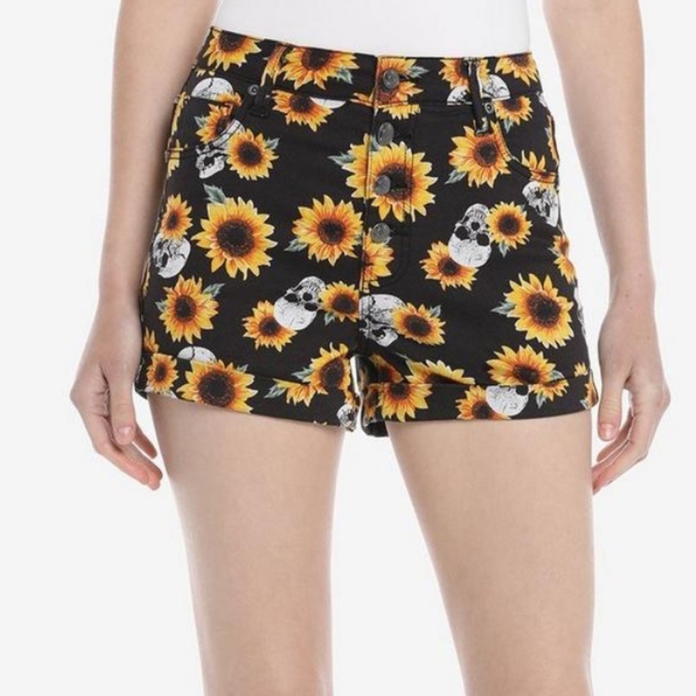 Ht Denim Hot Topic Ultra High Rise Button Front Sunflower & Skull Shorts Size S